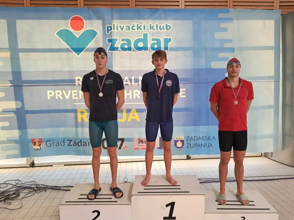 Uspješni plivači Mora: najmlađima osam, Goranu Stegiću 13, klupskim štafetama tri medalje