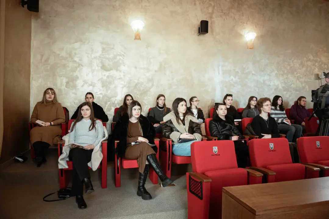 Šibenski studenti potpisali ugovore o stipendiranju. Njih 40 primat će 180 eura mjesečno