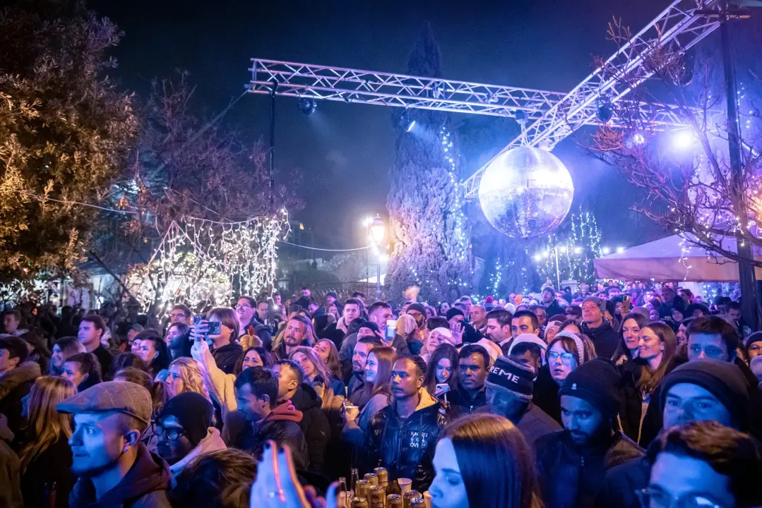Šibenik 2025. dočekao u stilu: Plesalo se ispred dvije gradske pozornice!  