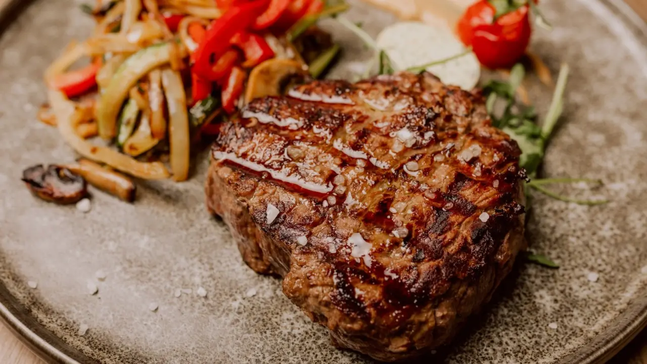 Foto Bistro Kod Starog: Savršen bijeg od zime u ugodnom ambijentu