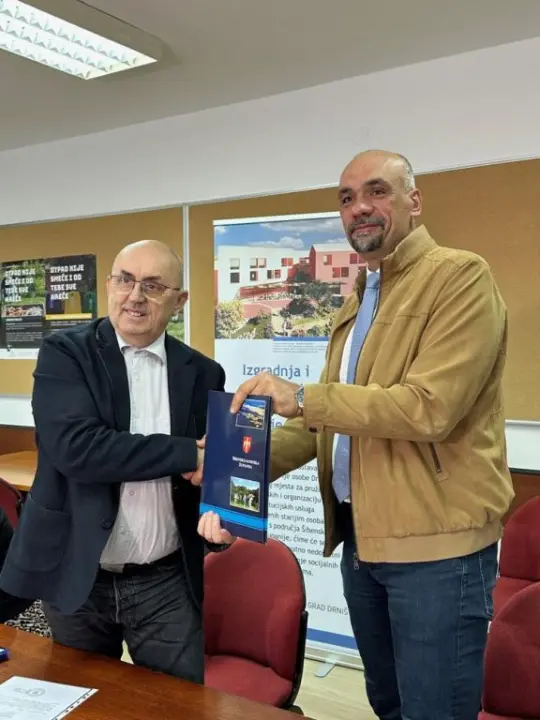 Županija će sufinancirati projekt izgradnje Centra za starije osobe u Drnišu 