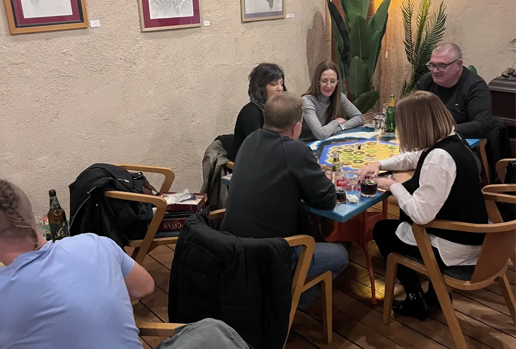 Noć društvene igre u Azimutu: Zaigrao se Catan, a najbolji strateg bio je Edvin Grulović