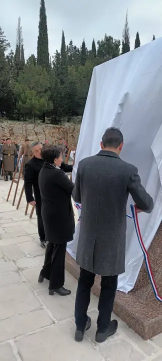U Banjevcima otkriven spomenik junaku Domovinskog rata Borislavu Bakoviću