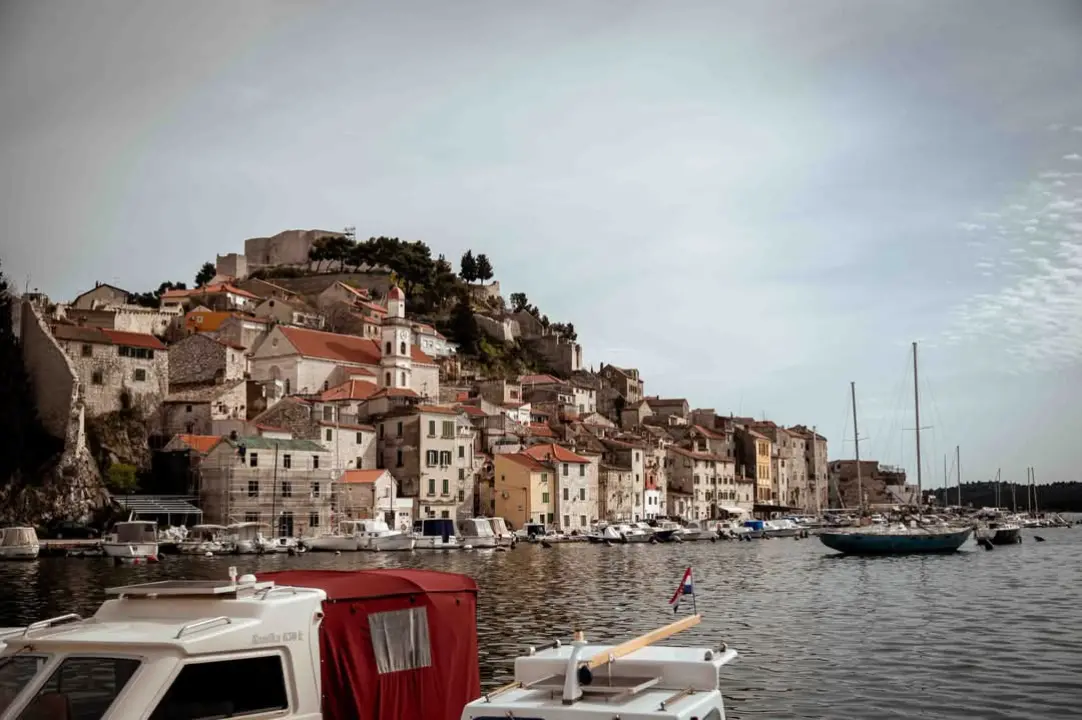 Dolac – povijesna duša Šibenika s mediteranskim šarmom