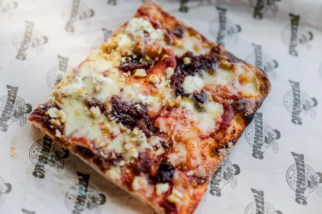 FOTO U Pizzaholicu probajte rimsku pinsu i al taglio jer hrskavost mijenja pravila!