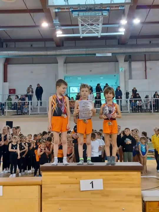 FOTO: Gimnastičari Dišpeta nastupili u Solinu, u dvije konkurencije osvojili ekipnu prvu poziciju