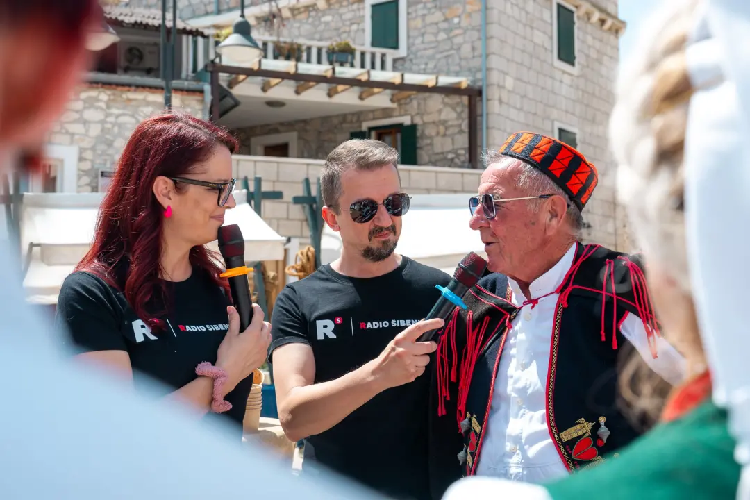 'Taste like...marenda' u Primoštenu: U dobroj hrani i zabavnom programu uživali i domaći i furešti