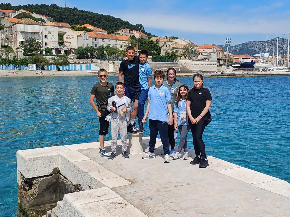 Plivačima Mora medalje na Korčuli