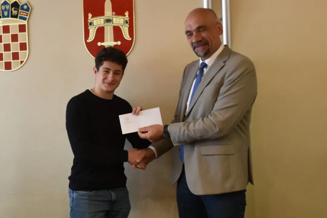 Najuspješniji učenici na prijemu kod župana: ‘Budite ponosni na sebe kao što smo mi ponosni na vas’