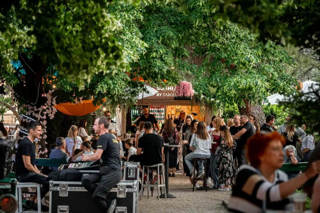 Otvoren Šibenik Spring festival: Peco rasplesao pun Perivoj Roberta Visianija