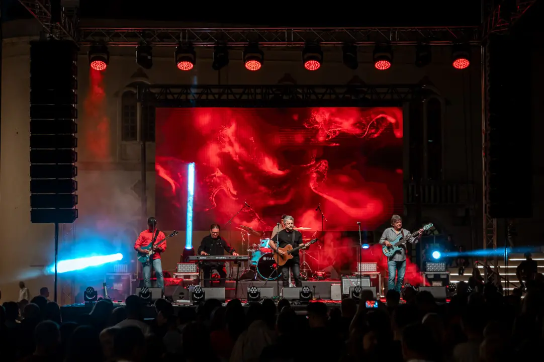 Gimazijalke i Dalmatino na Poljani 