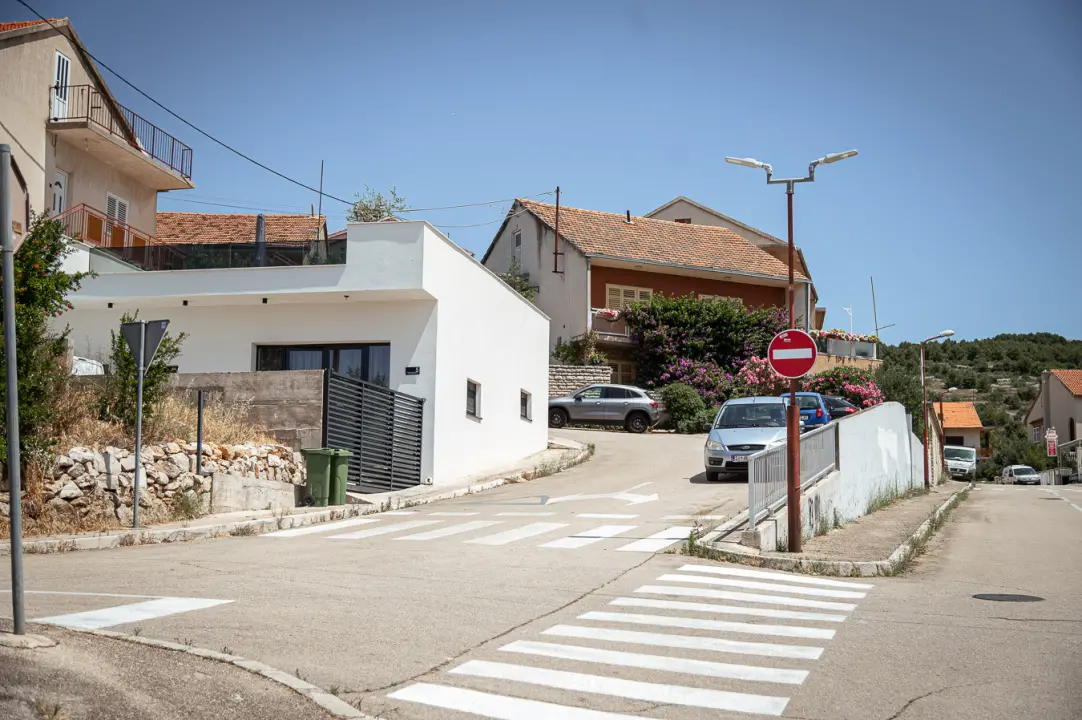 FOTO Stanovnici Strossmayerove ulice žele da opet bude dvosmjerna: Pišu se peticije, dižu kaznene prijave, a pristižu žalbe i za Mostarsku i Mariborsku
