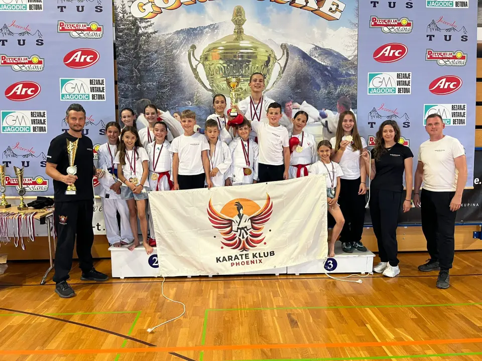 FOTO Karateke Phoenixa iz Šenčura donijele u Murter 14 individualnih i dvije ekipne nagrade