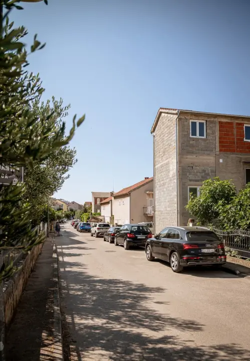 Nekretnine u Njivicama sve traženije, grad planira čvorove za lakši ulaz u Šibenik