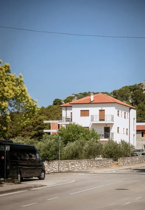 Nekretnine u Njivicama sve traženije, grad planira čvorove za lakši ulaz u Šibenik