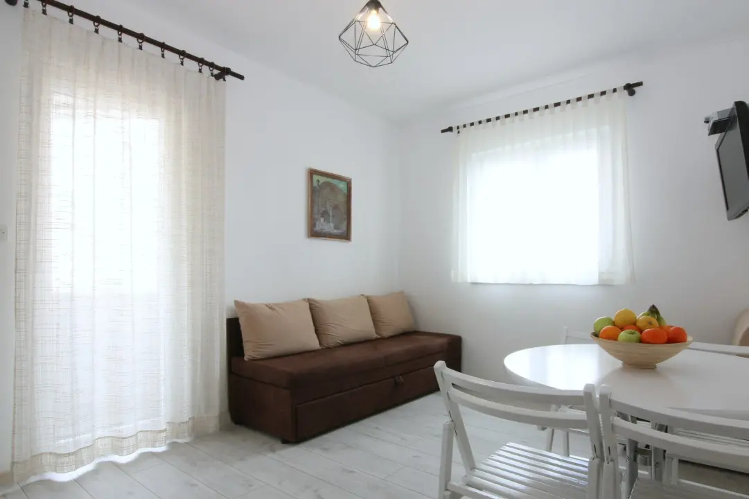 FOTO Izvrsna prilika: Prodaje se apartmanska kuća na vrhunskoj lokaciji