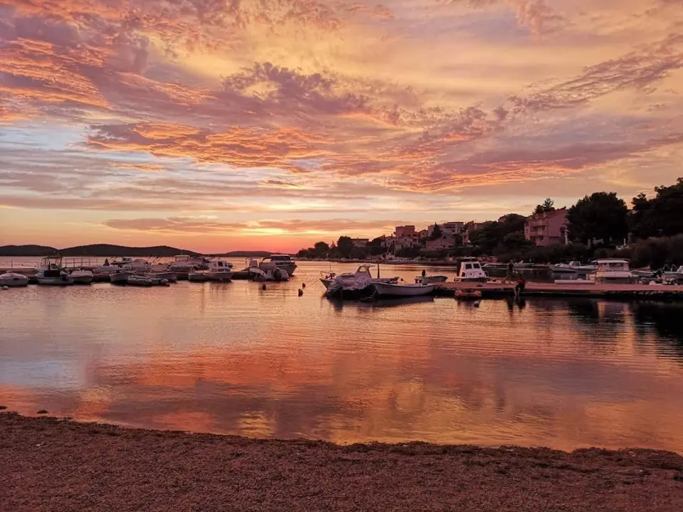FOTO Izvrsna prilika: Prodaje se apartmanska kuća na vrhunskoj lokaciji
