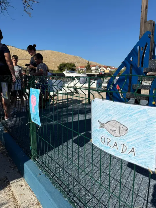 Zastanite i uživajte u dječjim radovima u Donjim Banovcima