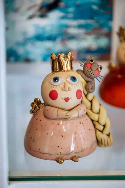 Uronite u svijet mode i umjetnosti u Galeriji Juraj Dalmatinac