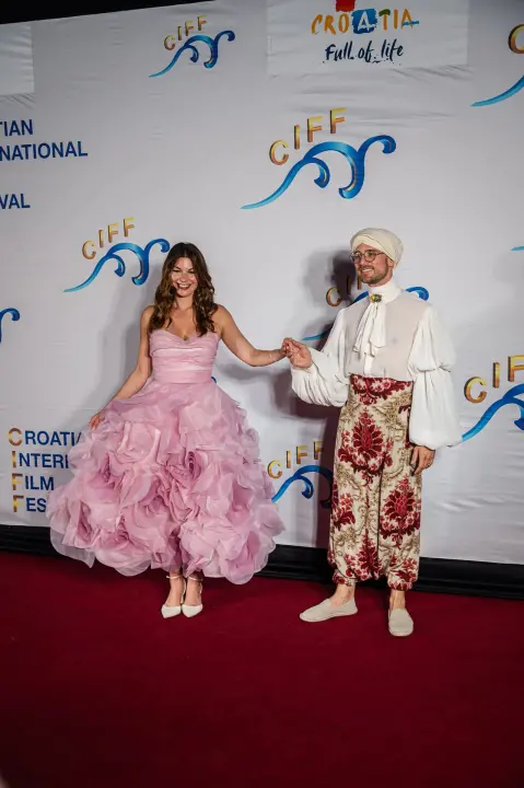 Zvijezde i crveni tepih u Šibeniku: Počeo Croatian International Film Festival