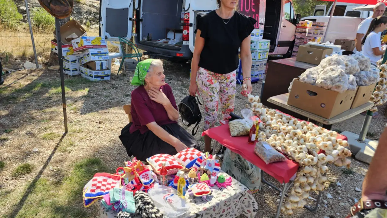 Ni vrućine nisu spriječile masu ljudi da obilježe 'sveti deseti'