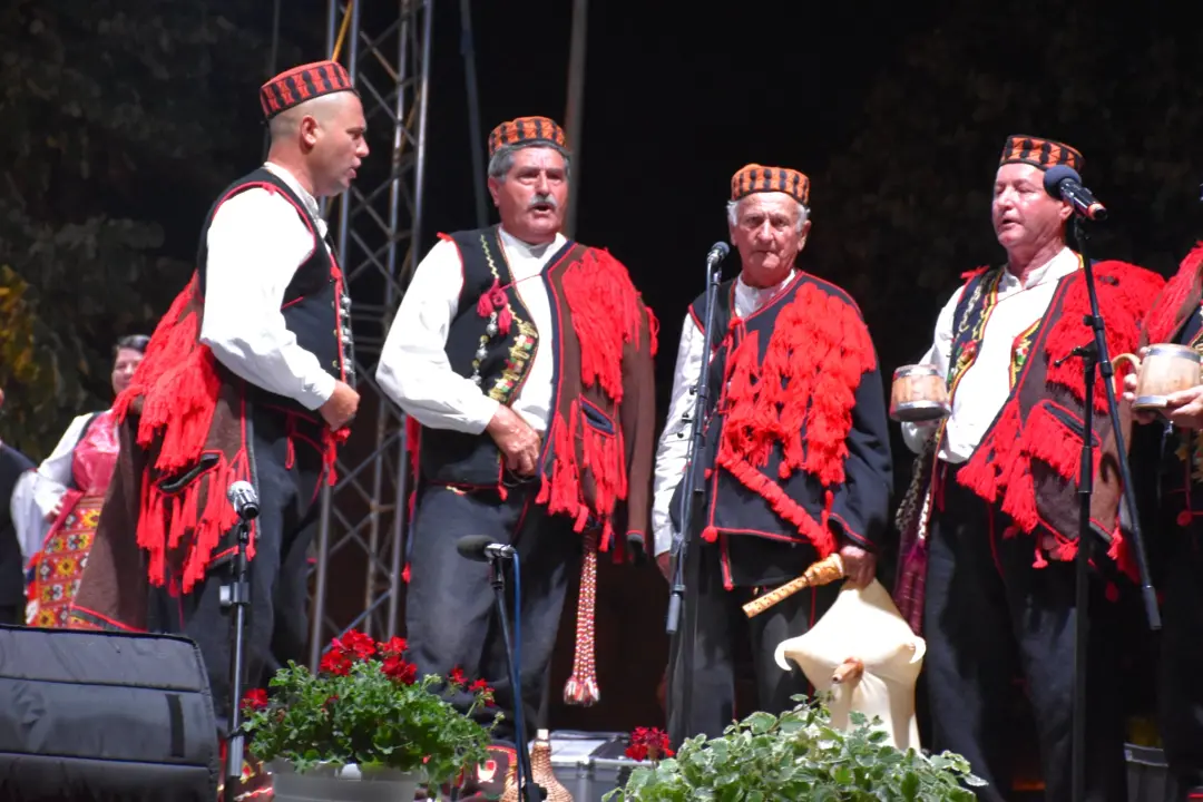 Članovi KUD-a 'Zvona Zagore' iz Mirlovića u Posušju predstavili raskoš svojih plesova, nošnji, napjeva i običaja