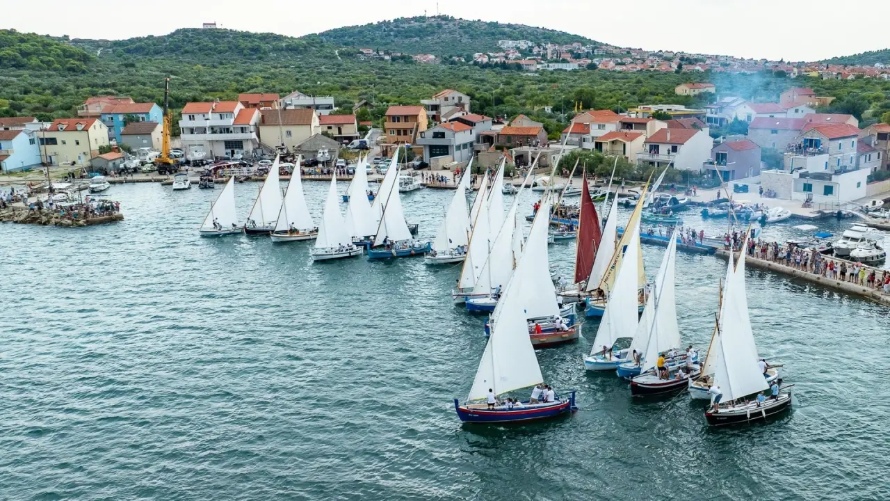 Ilka prva u cilj u Betini: Gajeta Vice Jušića slavila na 23. Regati za dušu i tilo