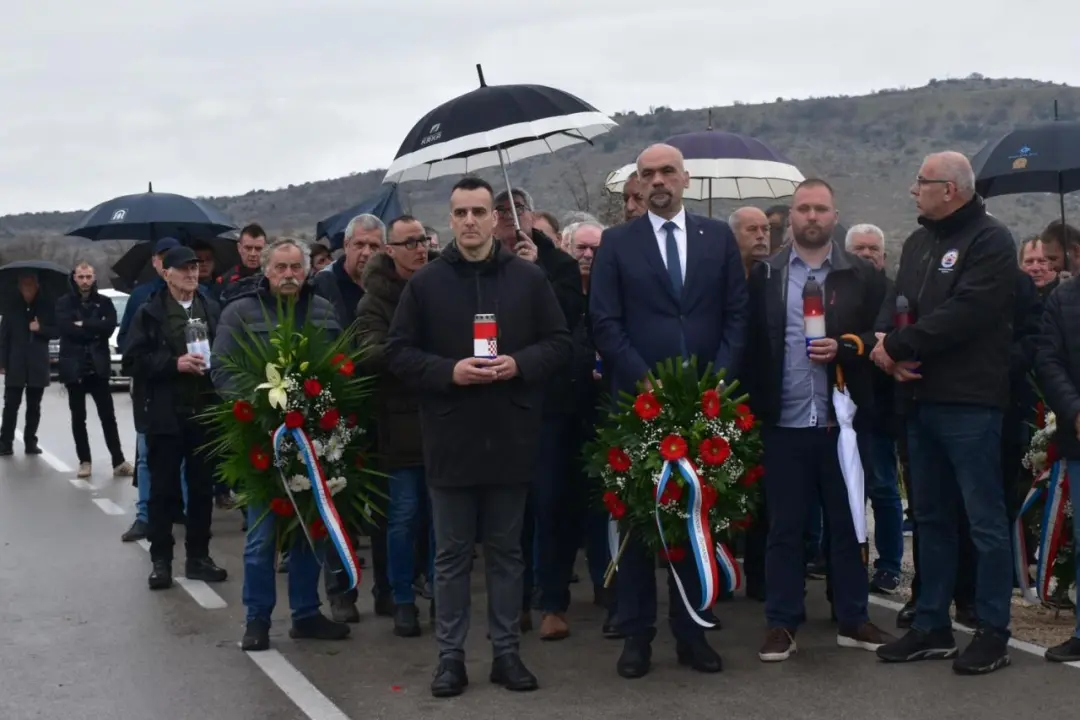 Obilježavanje 32. godišnjice ratnog zločina nad hrvatskim braniteljima u Dragišićima