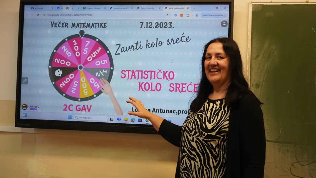 Lorana Antunac kandidatkinja je za 'Šibensku grandecu' koja uspješno spaja svoje dvije velike ljubavi - matematiku i glazbu